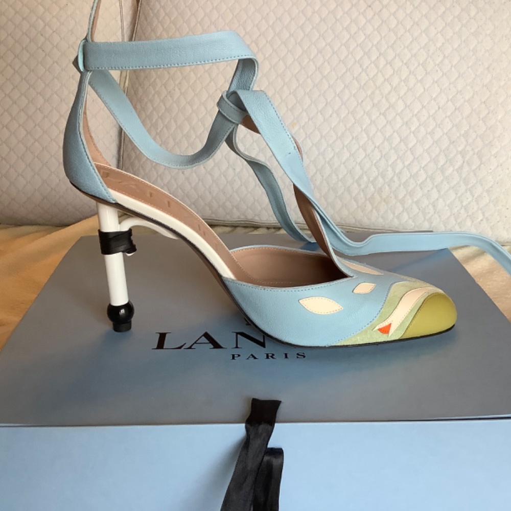 Sandals - Picture 2 of 6